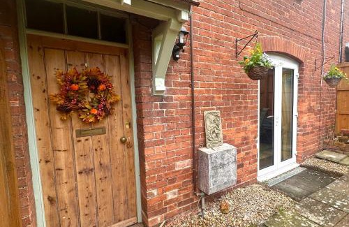 Glastonbury House | Peace & tranquility in the centre of town