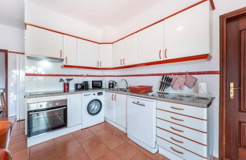 Figueiral Apartment | Peaceful 1 BDR Apartment W/Balcony by LovelyStay