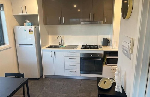 Coombs Apartment | Peaceful 1 Bedroom Apartment in Coombs