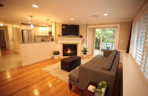 Melrose Apartment | Peaceful 2BR near US Route 1 and Boston