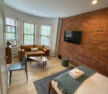 Prudential - St. Botolph Apartment | Peaceful Back Bay Studio