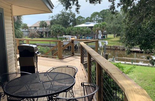 Alligator Point House | Peaceful beach in a boating and fishing Paradise. Short walk to beach!