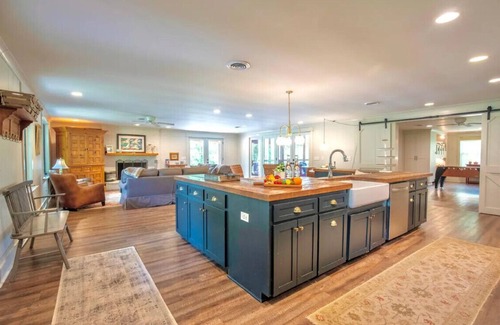 Langston Mile Village House | Peaceful Cabin in the Woods