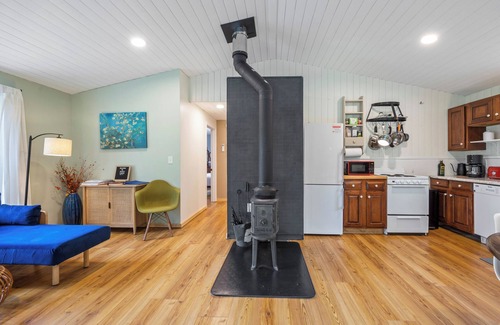 Surry Cabin | Peaceful Cabin in the Woods