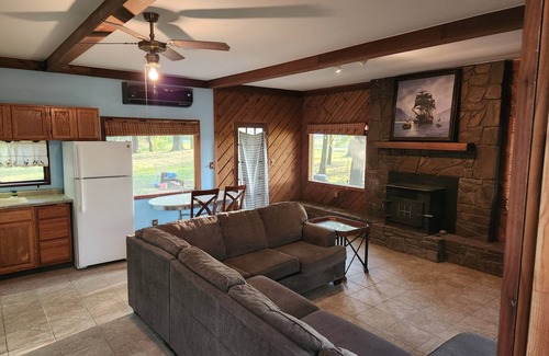 Langley Cabin | Peaceful cabin near Grand Lake and Disney on big lot