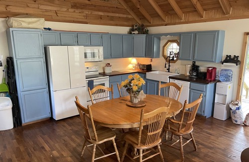 Cattail Creek Cabin | Peaceful Cabin Nestled On A Ridge In The Blue Ridge Mountains At Cattail Creek