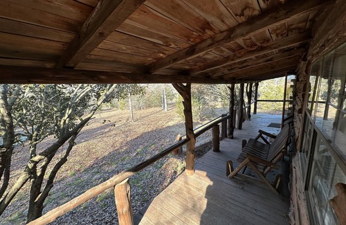 Pleasant Grove Cabin | Peaceful Cabin Retreat near Mountain View, AR