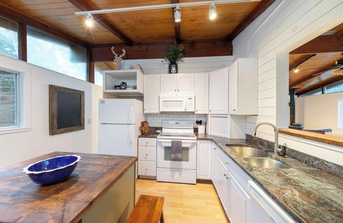 Windham Ski Chalet | Peaceful chalet near Bromley, Magic, Okemo, Mount Snow, and Stratton