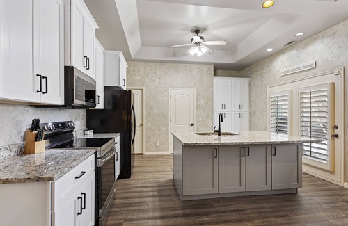 Layton Apartment | Peaceful, comfortable retreat with Disney+, ESPN, HULU and Netflix
