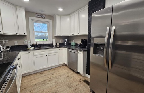 Crossville Other | Peaceful Farmhouse in rural setting near Crossville, TN - 3 bedrooms