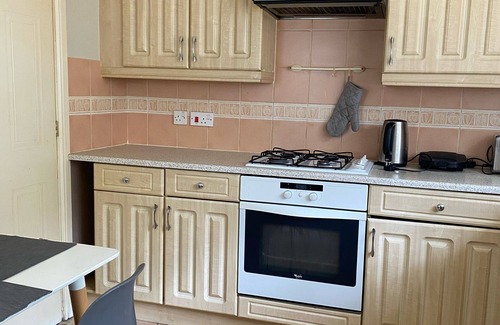 Cradley House | Peaceful Four Bedroom Birmingham Home