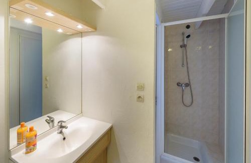 Plouguin House | Peaceful Holiday Home in Plouguin with Indoor Pool
