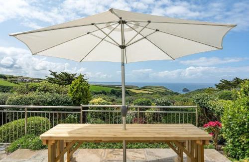 Trewarmett House | Peaceful Home Sea Views Private Parking