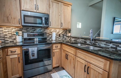 Gainesville House | Peaceful lake life atmosphere 15 miles from Winstar Casino