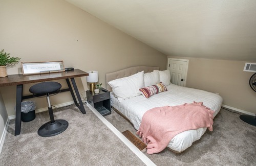 Gainesville House | Peaceful lake life atmosphere 15 miles from Winstar Casino