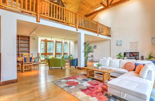 Beemerville House | Peaceful Mountian Oasis Firepit, Hot Tub, Sauna!