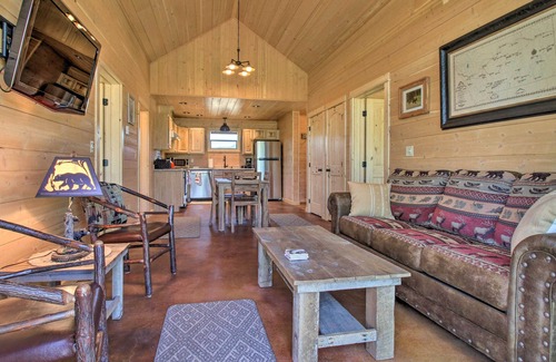 Livingston Cabin | Peaceful Mtn Retreat ~ 43 Mi to Yellowstone!