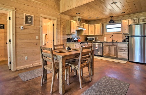Livingston Cabin | Peaceful Mtn Retreat ~ 43 Mi to Yellowstone!