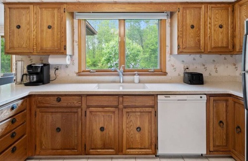 Penfield House | Peaceful Penfield Home on 4 Acres *3BDRM* Sleeps 6