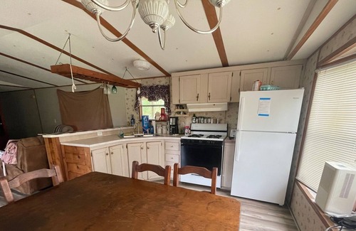 Salem House | Peaceful pile dwelling two bedroom home.