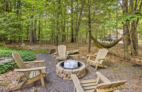 Pocono Pines House | Peaceful Poconos Hideaway Grill and Fire Pit!