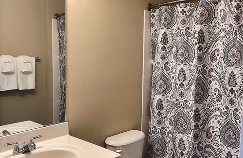 Elizabethtown Apartment | Peaceful Private Retreat ~ High-End Finishes And Hardwood Floors!
