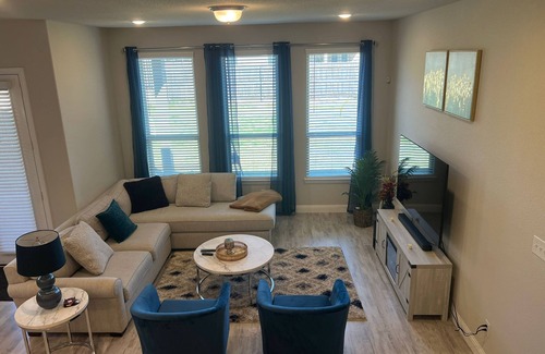Melissa House | Peaceful & Quiet family-friendly whole house.nn