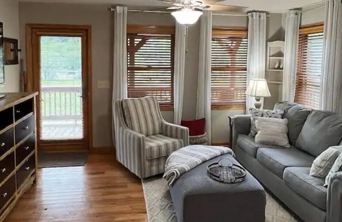 Galax Cabin | Peaceful & Relaxing Creekside Cabin Book 3 Nights Get 1 Night Free Book 7/Get20%