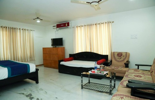 Tirupati Hotel | Peaceful Rooms Near Railway Station