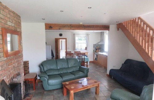 Horncastle House | Peaceful South Cottage, Bainvalley Cottages
