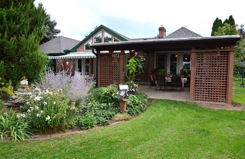 Niagara-on-the-Lake House | peaceful/Spacious/Unique/By the Vineyard Country/Great for family and friends
