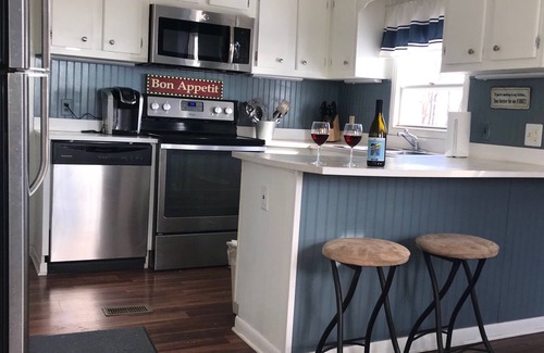 Onondaga Cottage | Peaceful spacious Dog-Friendly, family friendly, escape with a Private Lake
