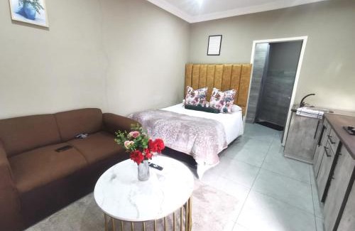 Sasolburg House | Peaceful Stay - Suite 5
