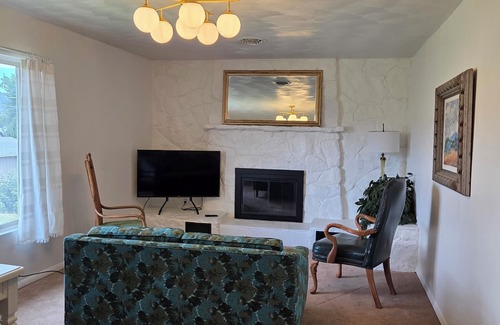 Grace House | Peaceful townhome with AC in charming Grace