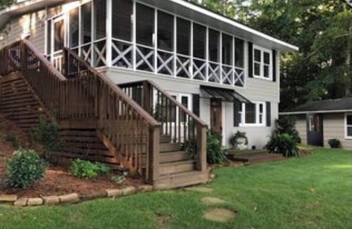 Coosa County House | Peaceful vacation very close to The Landing!