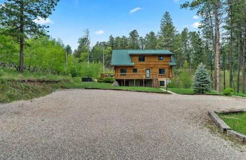 Rapid City House | Peaceful Valley Hideaway