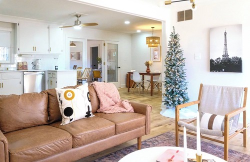 Wilson House | Peaceful, Well-Lit 3 Bed, 3 Bath Spacious Retreat With Mid-Century Modern Design