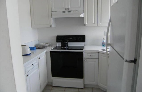 Discovery Bay Apartment | Peacefull and Relaxing ocean and pool view from 1 bedroom apartment