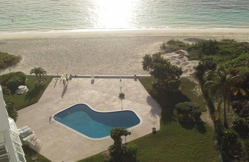 Discovery Bay Apartment | Peacefull and Relaxing ocean and pool view from 1 bedroom apartment