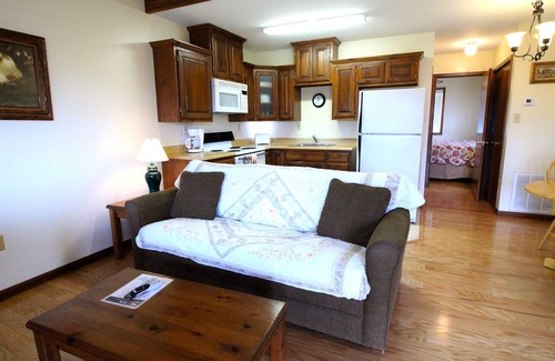 Fredericksburg Hotel | Peach Tree Inn & Suites