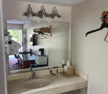 St. George Hotel | peach tree inn