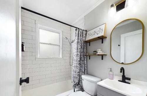 Augusta Apartment | Peachy Corner Cottage