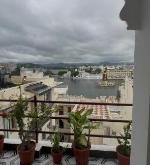 Udaipur House | Peacock Guest House - Lake View Hotel In Udaipur