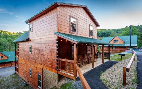 Pigeon Forge Villa | PeakView