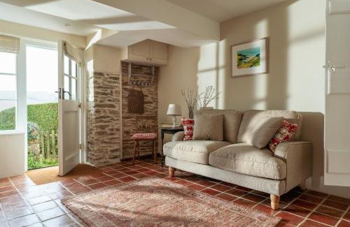South Milton House | Pear Tree Cottage - Cosy one bedroom Cottage