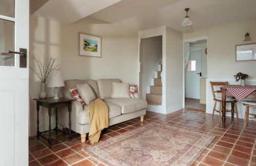 South Milton House | Pear Tree Cottage - Cosy one bedroom Cottage