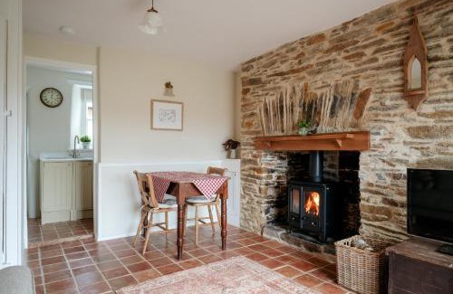South Milton House | Pear Tree Cottage - Cosy one bedroom Cottage