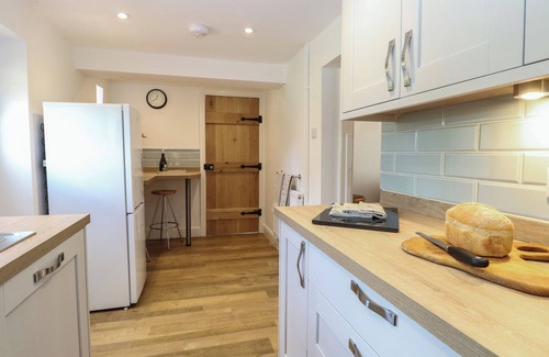 Swaffham Cottage | PEAR TREE COTTAGE, pet friendly, with a garden in Swaffham