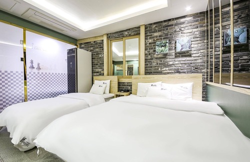 Chinju Hotel | Pearl IF