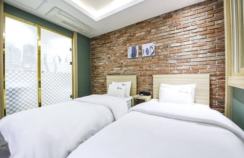 Chinju Hotel | Pearl IF